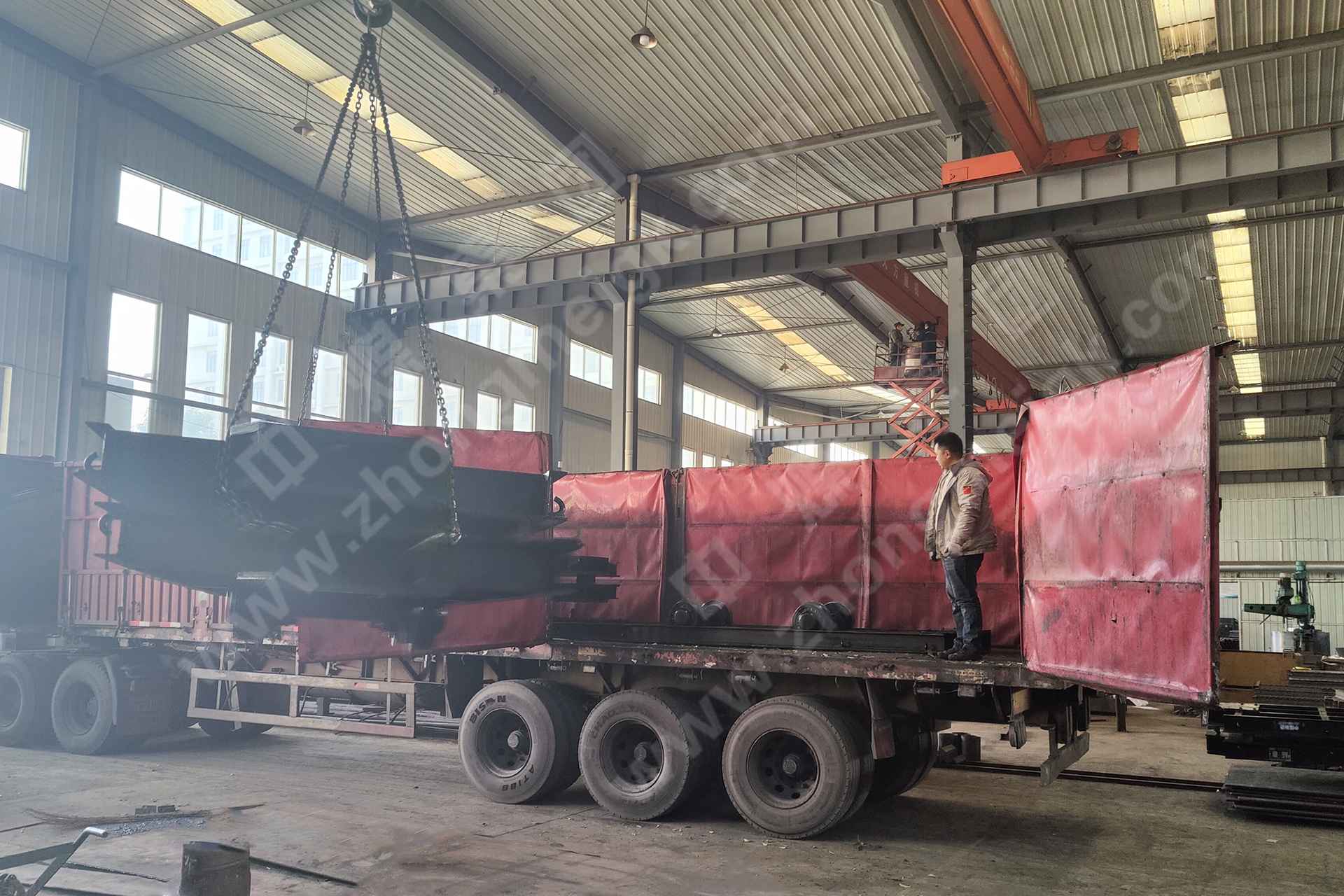 中煤集团一批矿用平板车发往陕西西安